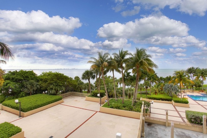 2 Grove Isle Dr # B401 - Image 17401462